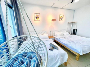 F 1-5 Pax 3bed Cozy Home Studio Trefoil Setia Alam WIFI & TV
